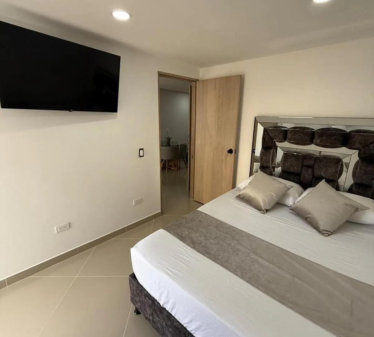 201New Apartment Perfect Location Close To Poblado Medellin