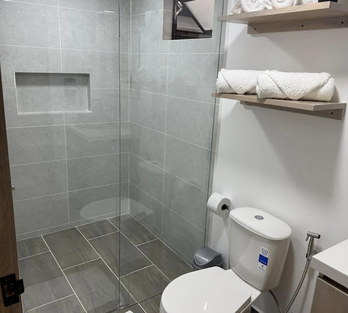 201New Apartment Perfect Location Close To Poblado メデジン コロンビア